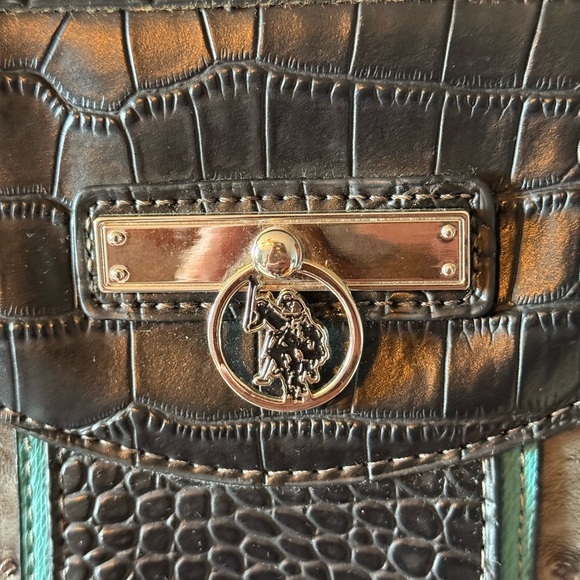 US Polo Assn Gray And Black Reptile Pattern Vinyl Shoulder Tote With Crest - Picture 4 of 15